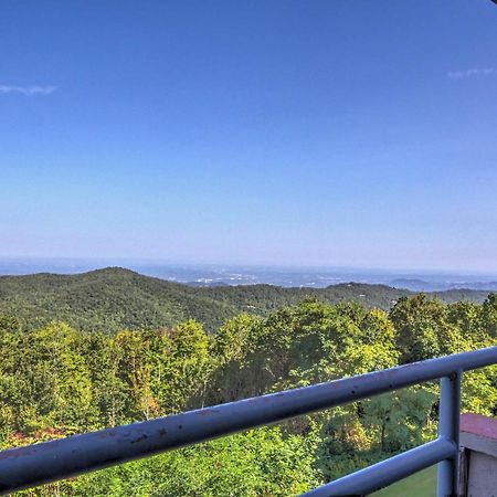 Gatlinburg Mountaintop Condo With Balcony And Views! Exterior photo