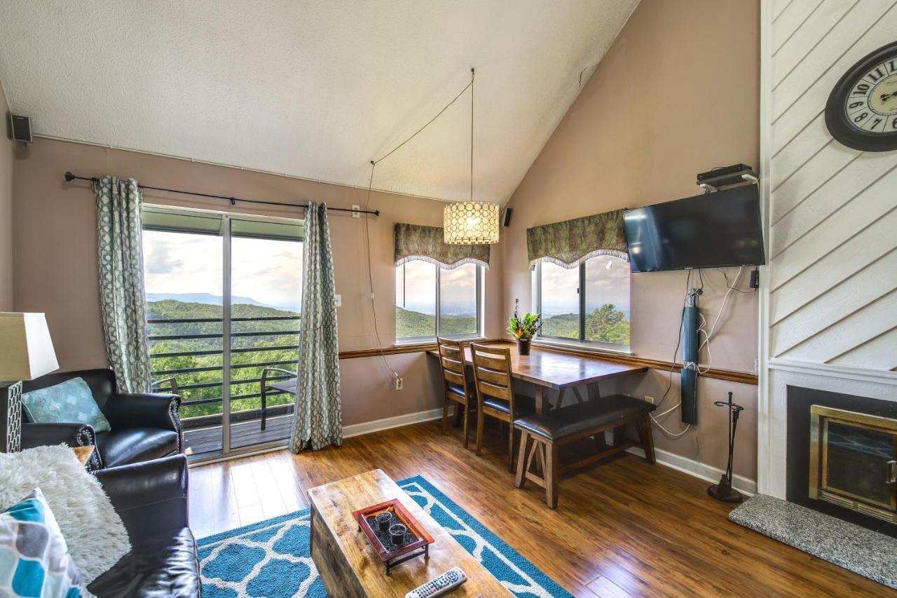 Gatlinburg Mountaintop Condo With Balcony And Views! Exterior photo