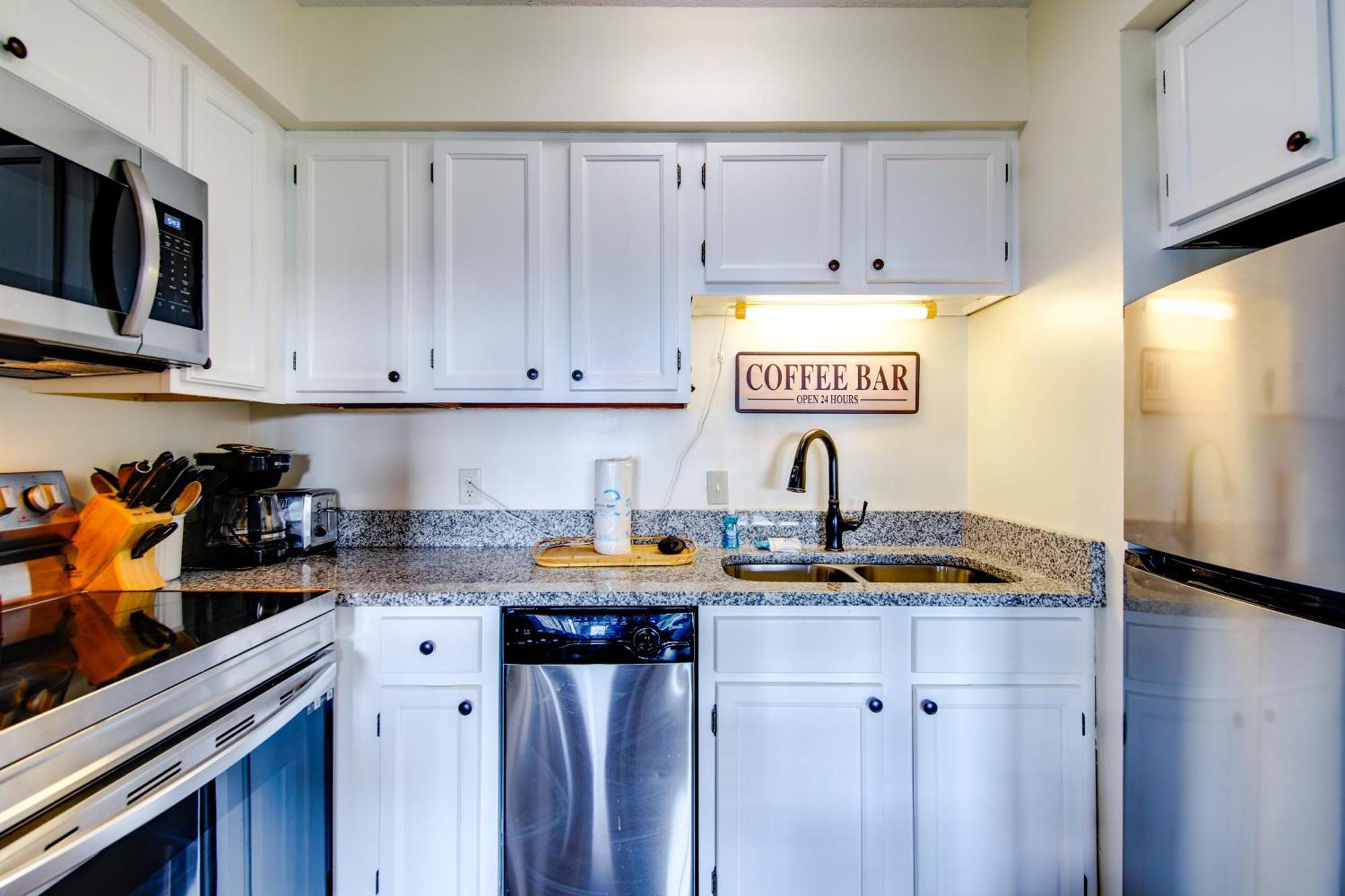 Gatlinburg Mountaintop Condo With Balcony And Views! Exterior photo