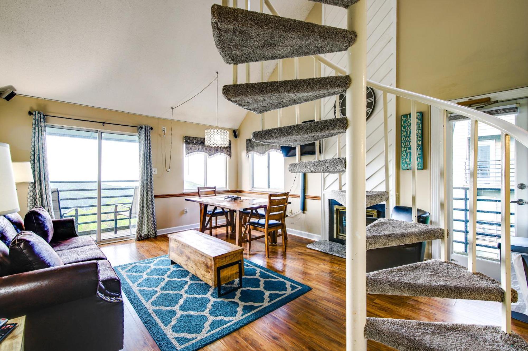 Gatlinburg Mountaintop Condo With Balcony And Views! Exterior photo