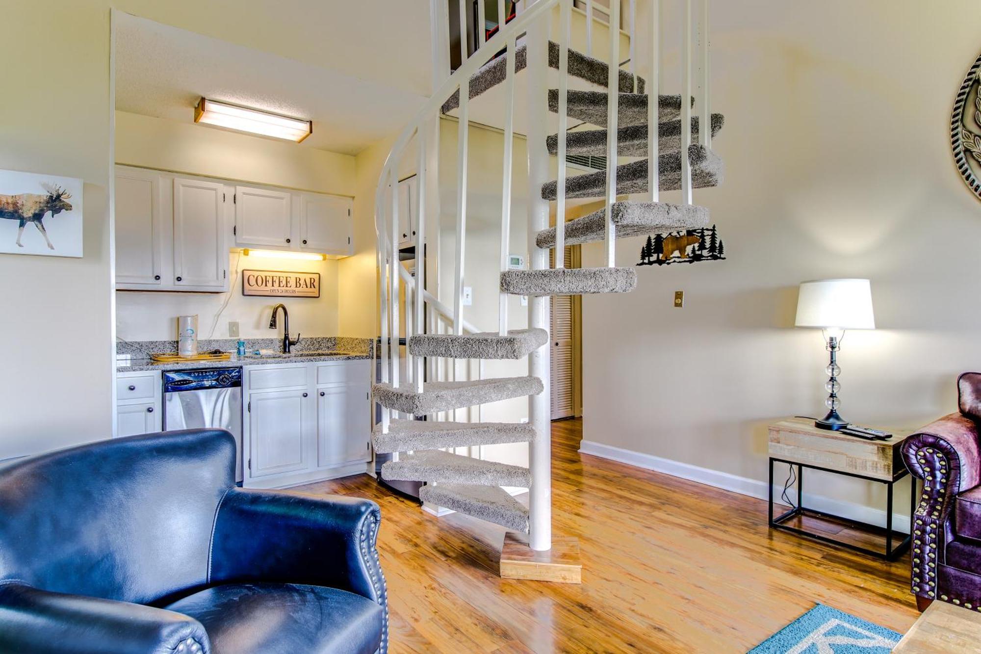 Gatlinburg Mountaintop Condo With Balcony And Views! Exterior photo
