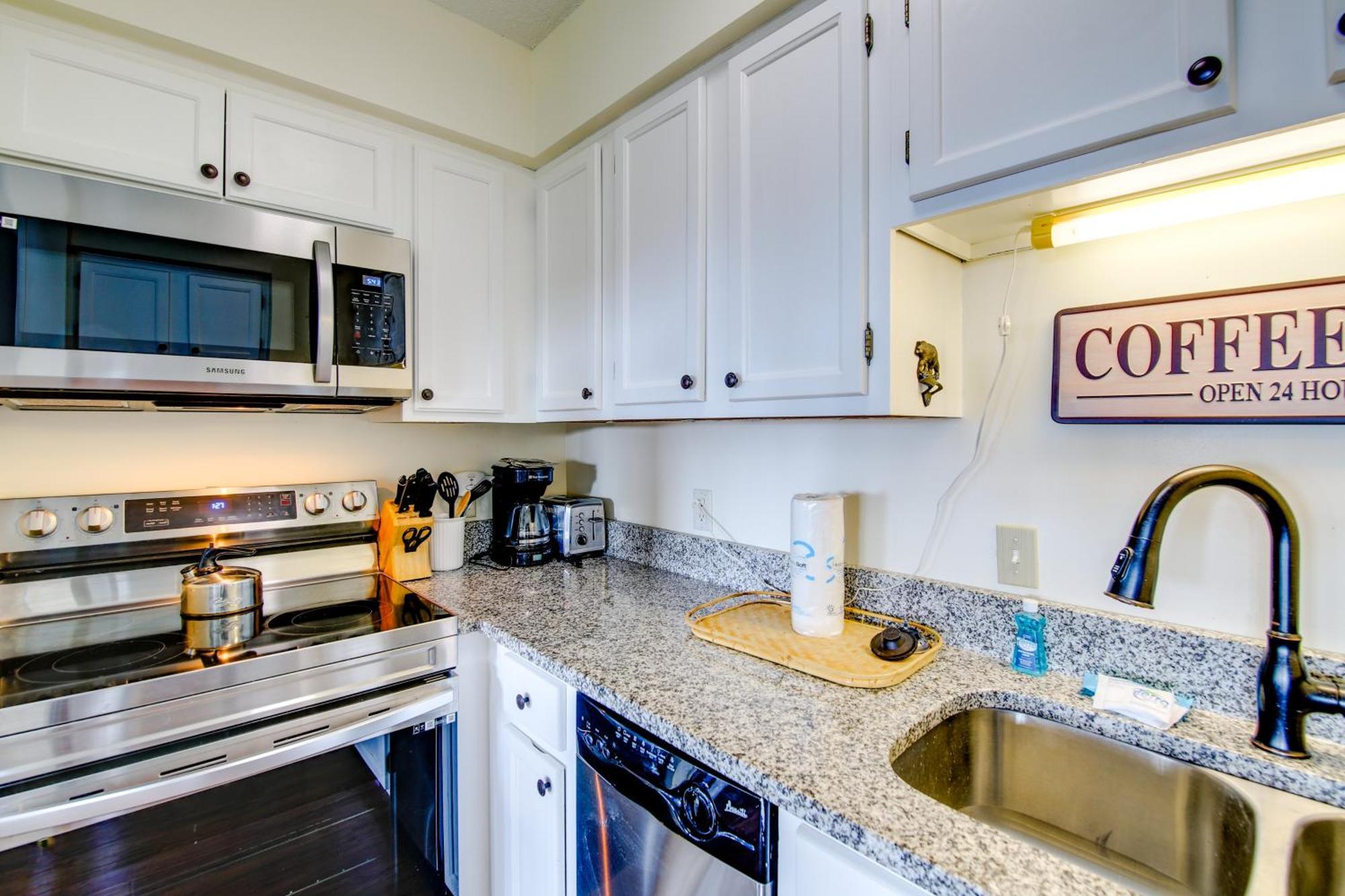 Gatlinburg Mountaintop Condo With Balcony And Views! Exterior photo