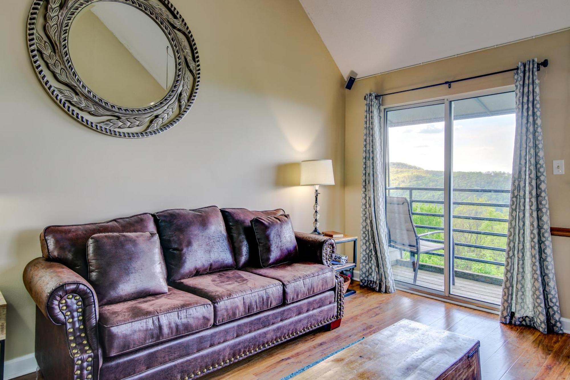 Gatlinburg Mountaintop Condo With Balcony And Views! Exterior photo