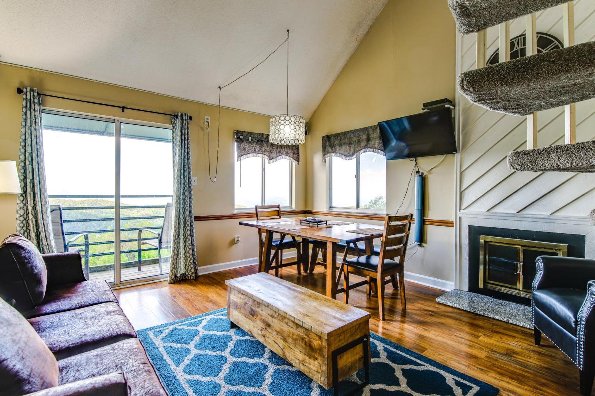 Gatlinburg Mountaintop Condo With Balcony And Views! Exterior photo