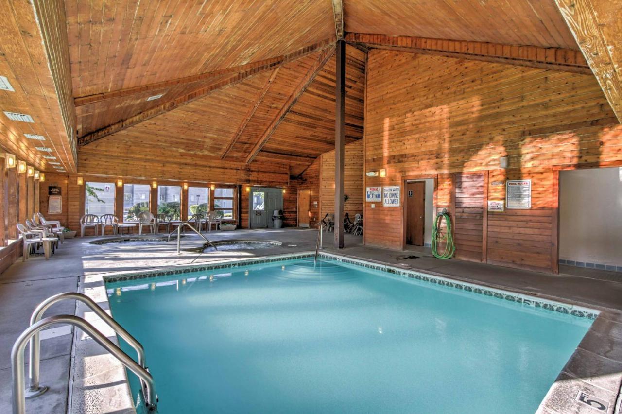 Gatlinburg Mountaintop Condo With Balcony And Views! Exterior photo