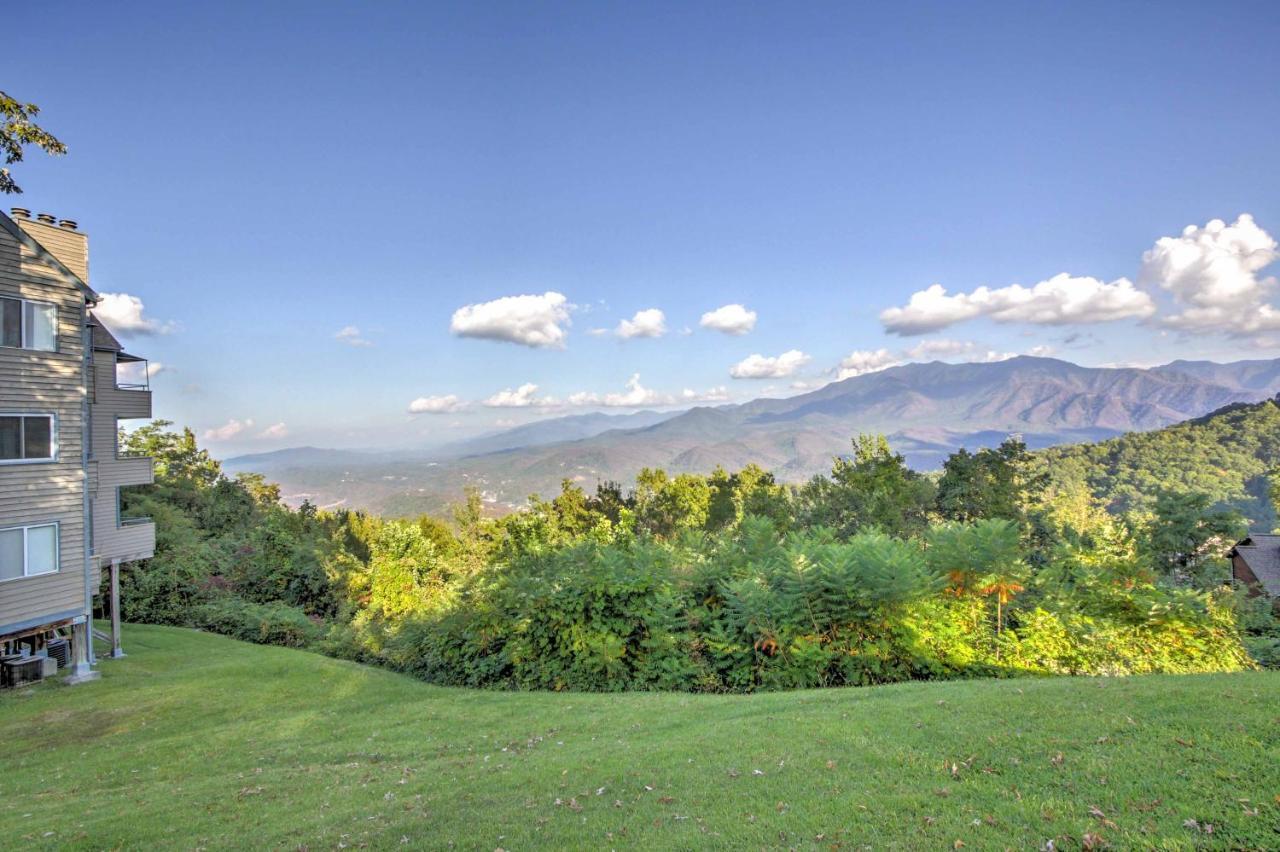 Gatlinburg Mountaintop Condo With Balcony And Views! Exterior photo