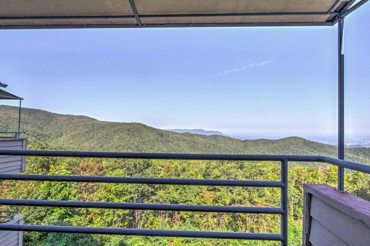 Gatlinburg Mountaintop Condo With Balcony And Views! Exterior photo