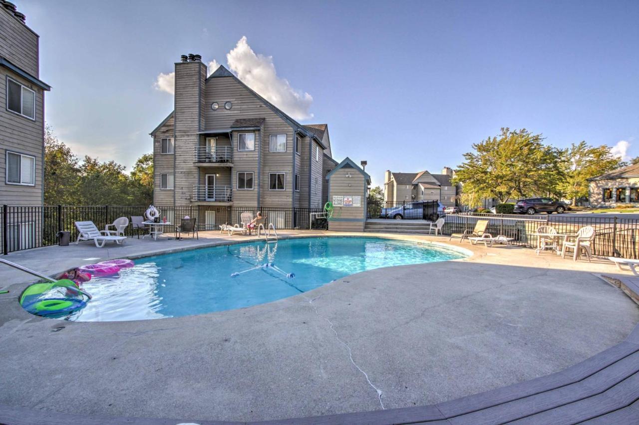 Gatlinburg Mountaintop Condo With Balcony And Views! Exterior photo