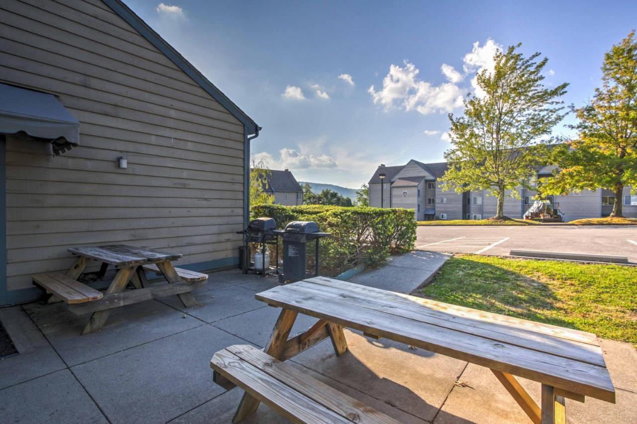 Gatlinburg Mountaintop Condo With Balcony And Views! Exterior photo